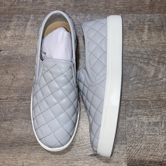 Dream Pairs Quilted Slip-On Sneakers Grey Faux Leather Fashion Loafers 5.5 - Picture 3 of 10